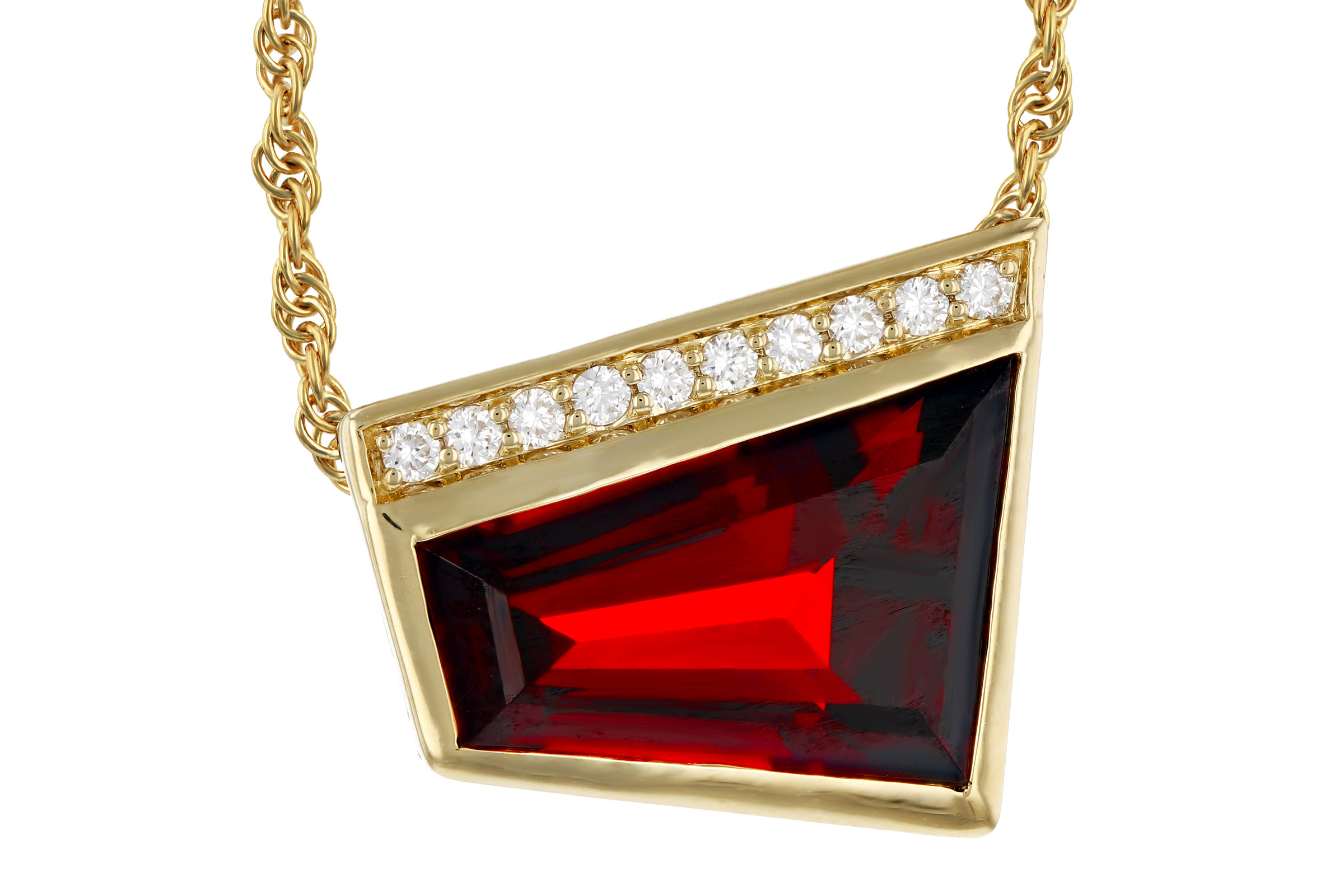 E312-01880: NECKLACE 3.92 GARNET 4.00 TGW