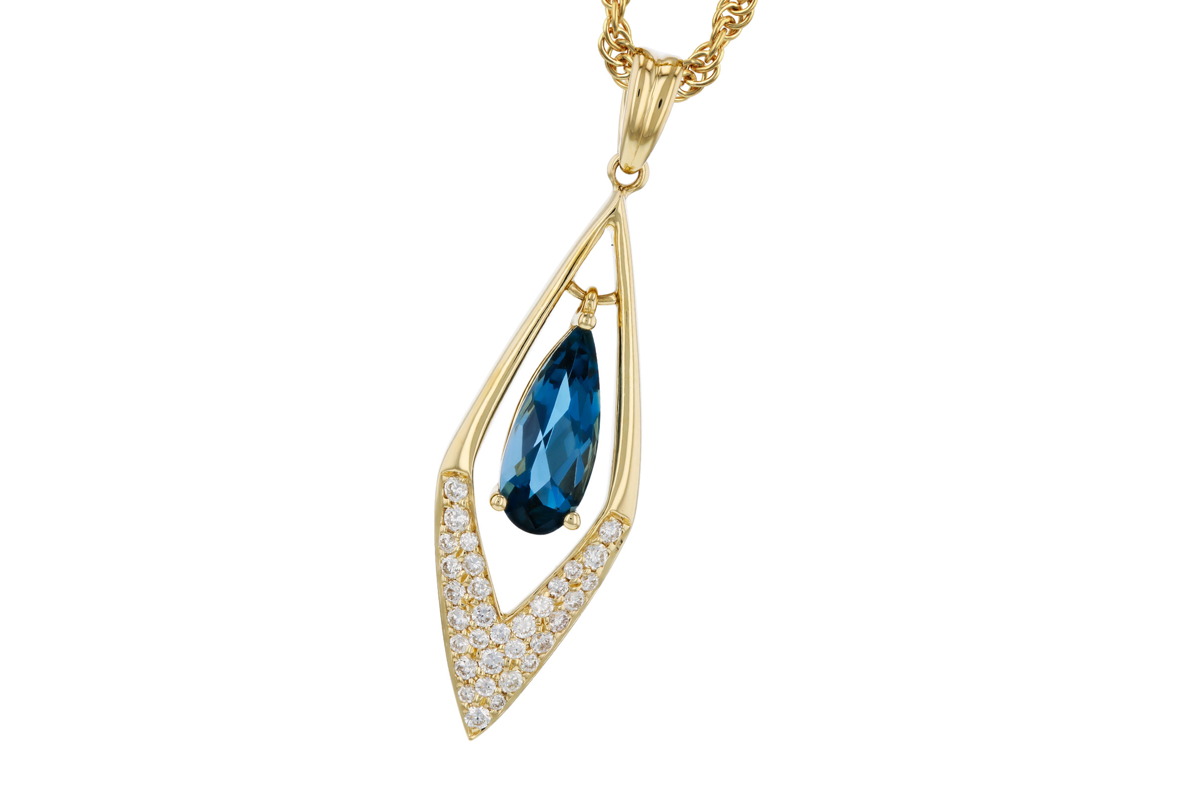 L312-01852: NECK .85 LONDON BLUE TOPAZ 1.02 TGW (10x4MM LBT)